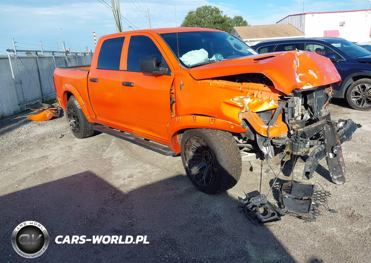 2019 Ram 1500 Classic Express 4X2 5'7 Box VIN:1C6RR6KT7KS635948 - 1