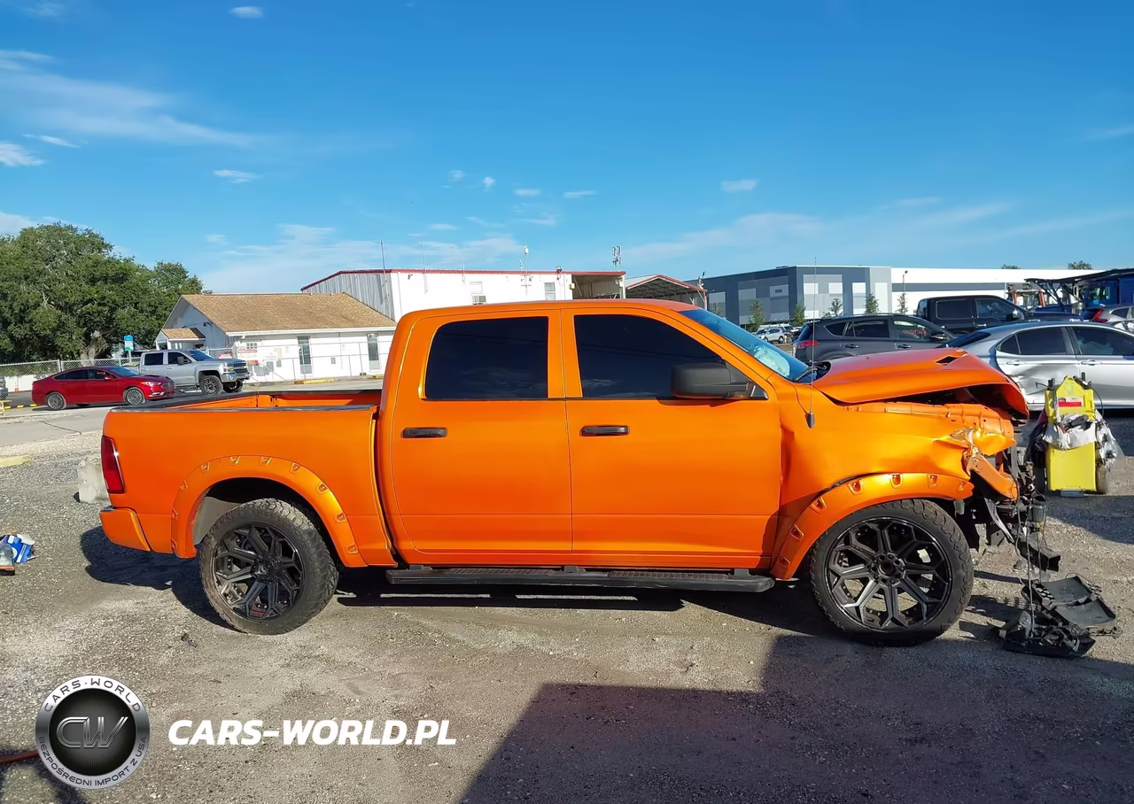 2019 Ram 1500 Classic Express 4X2 5'7 Box VIN:1C6RR6KT7KS635948 - 14