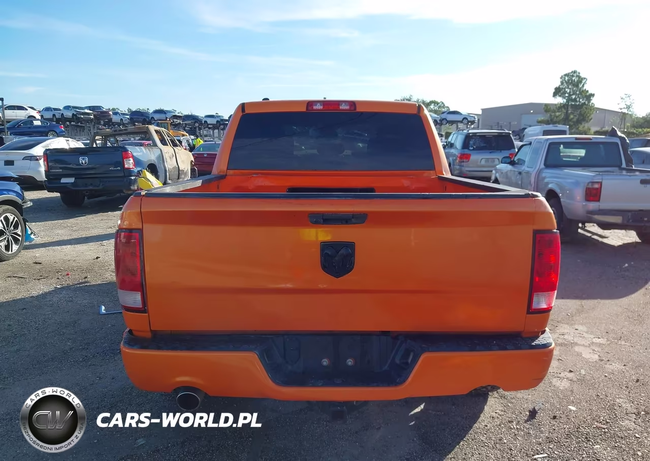 2019 Ram 1500 Classic Express 4X2 5'7 Box VIN:1C6RR6KT7KS635948 - 17