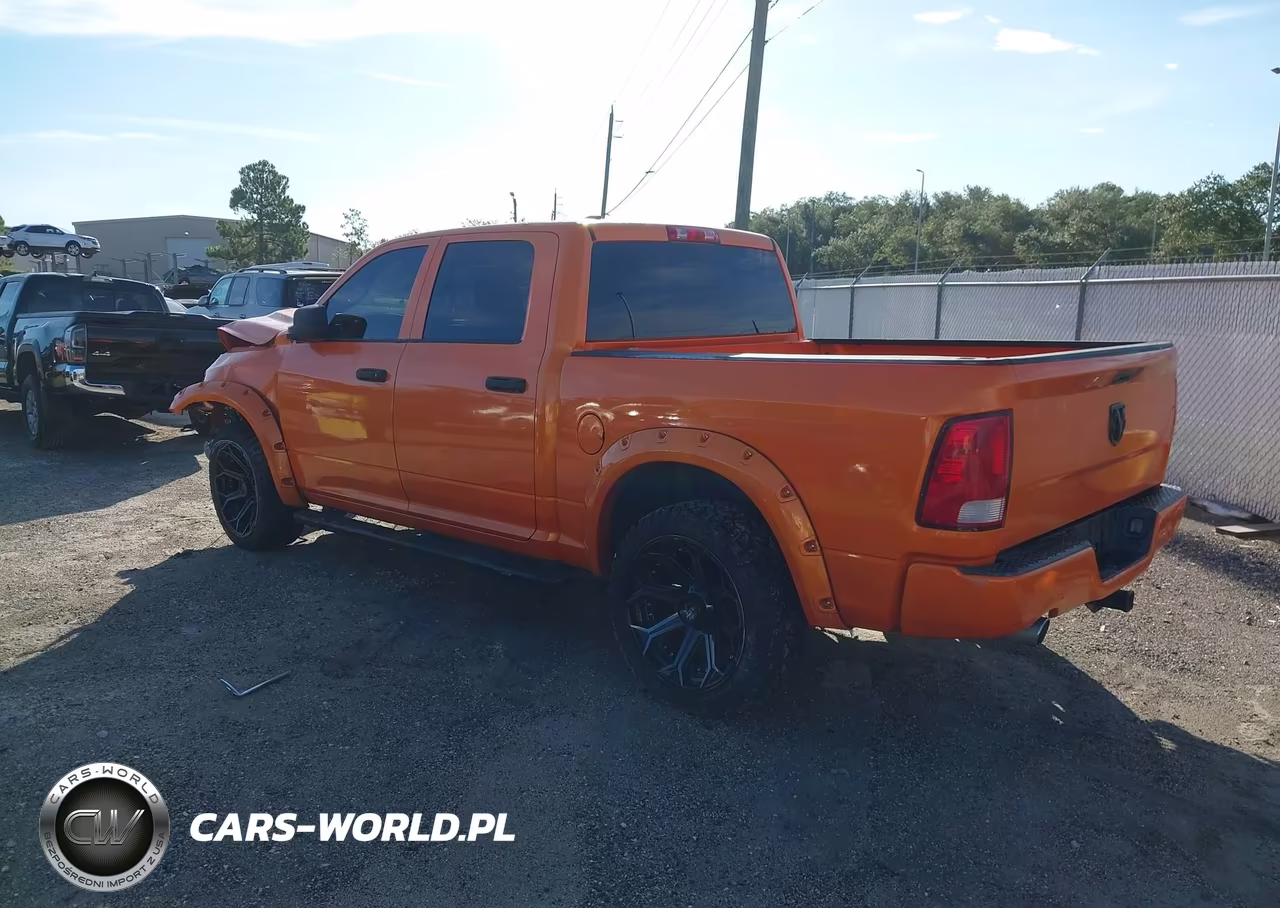 2019 Ram 1500 Classic Express 4X2 5'7 Box VIN:1C6RR6KT7KS635948 - 3