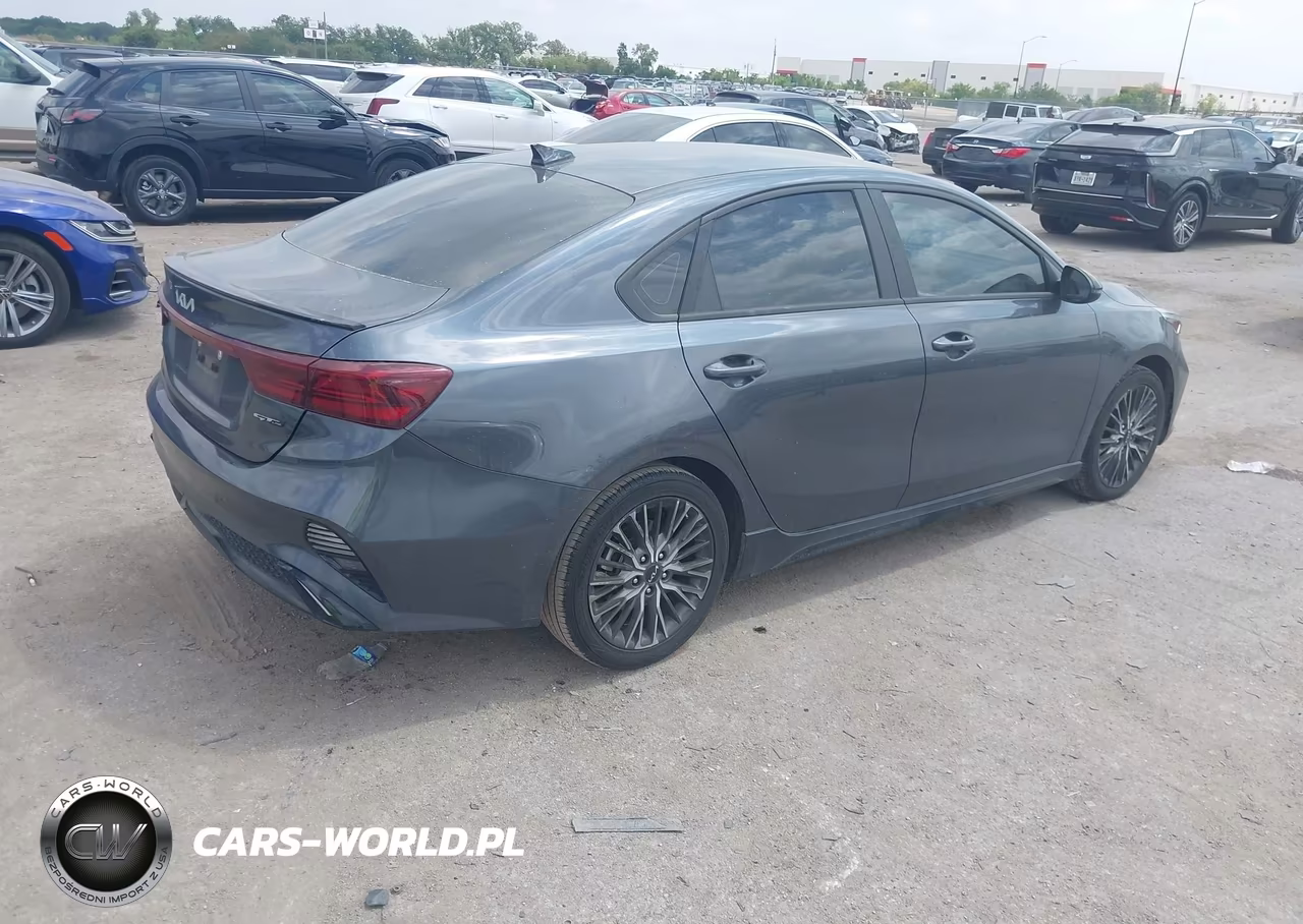 2022 Kia Forte Gt-Line VIN:3KPF54AD7NE489628 - 4