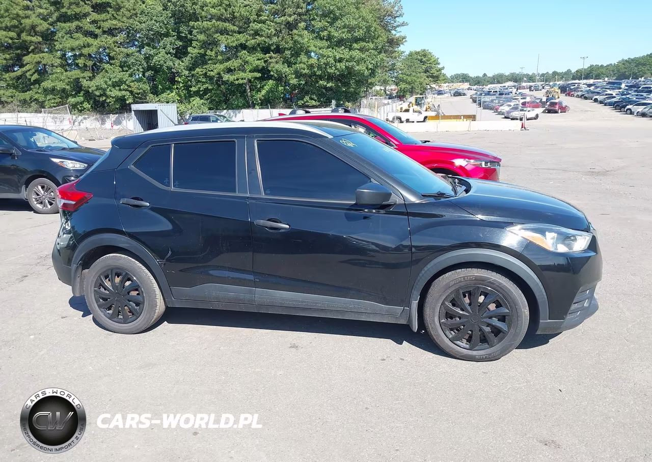 2018 Nissan Kicks S VIN:3N1CP5CU7JL535614 - 13
