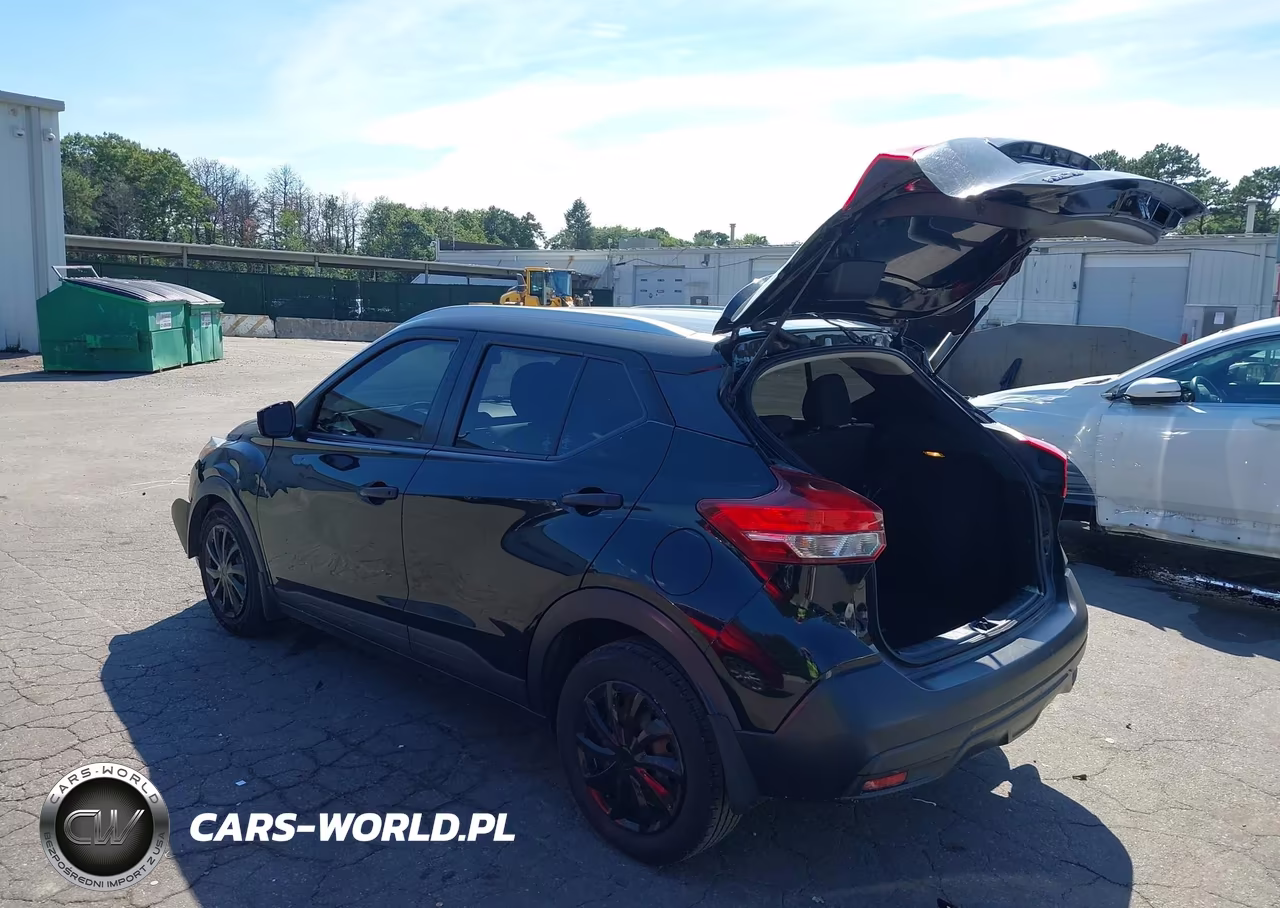 2018 Nissan Kicks S VIN:3N1CP5CU7JL535614 - 3
