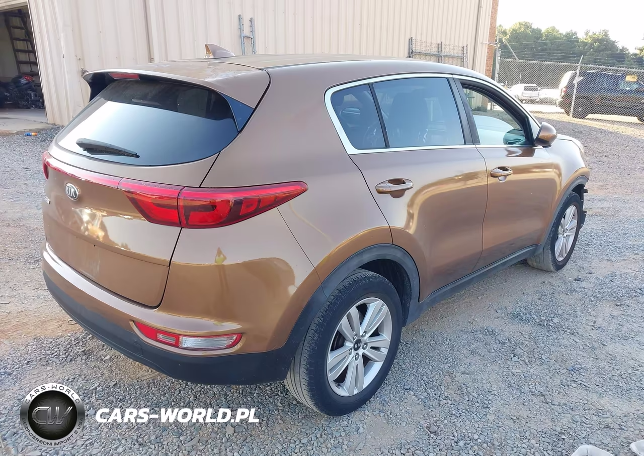2018 Kia Sportage Lx VIN:KNDPM3AC4J7307449 - 4