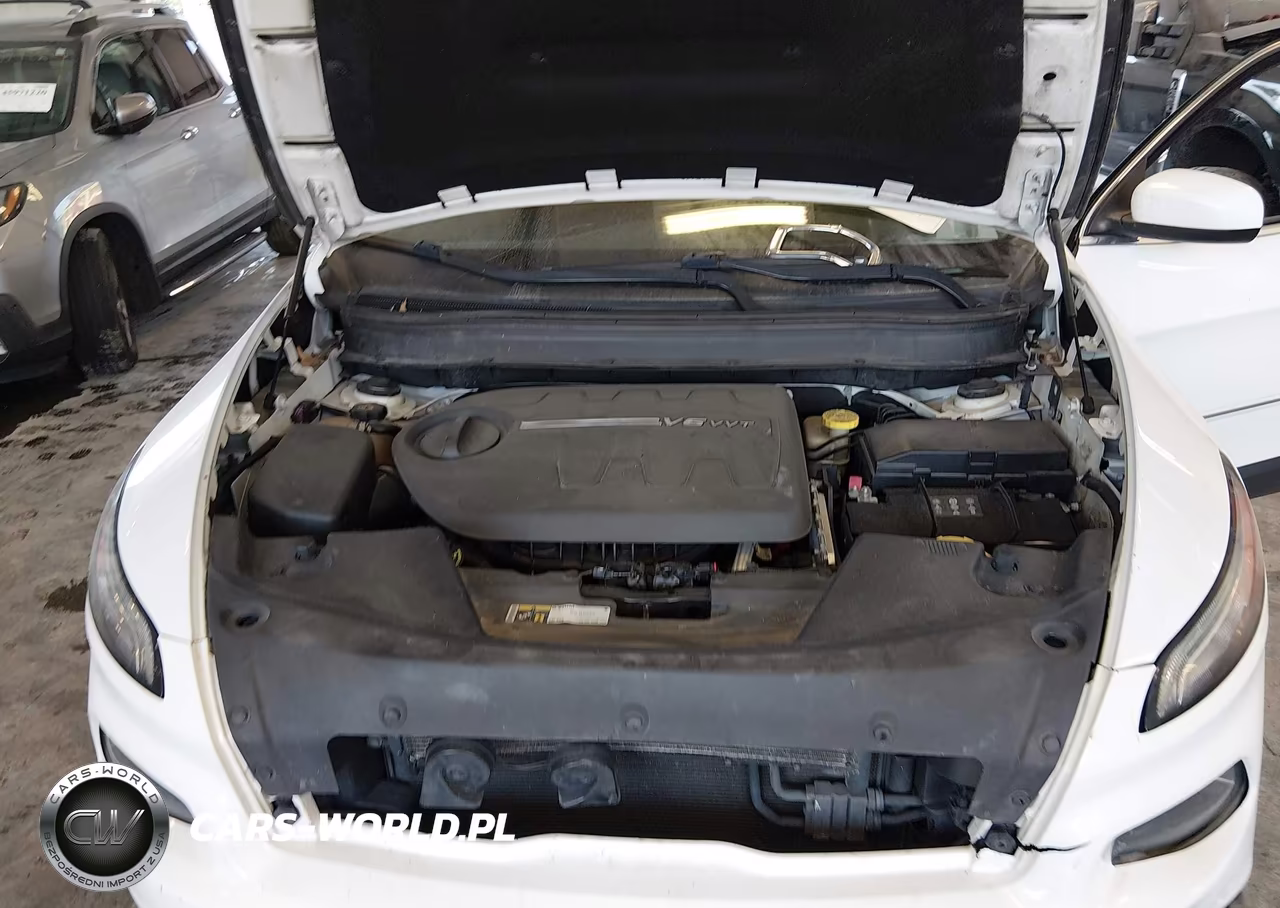 2015 Jeep Cherokee Latitude VIN:1C4PJLCS8FW566522 - 10