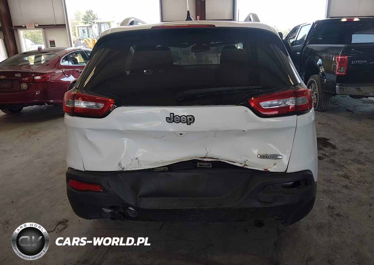 2015 Jeep Cherokee Latitude VIN:1C4PJLCS8FW566522 - 17
