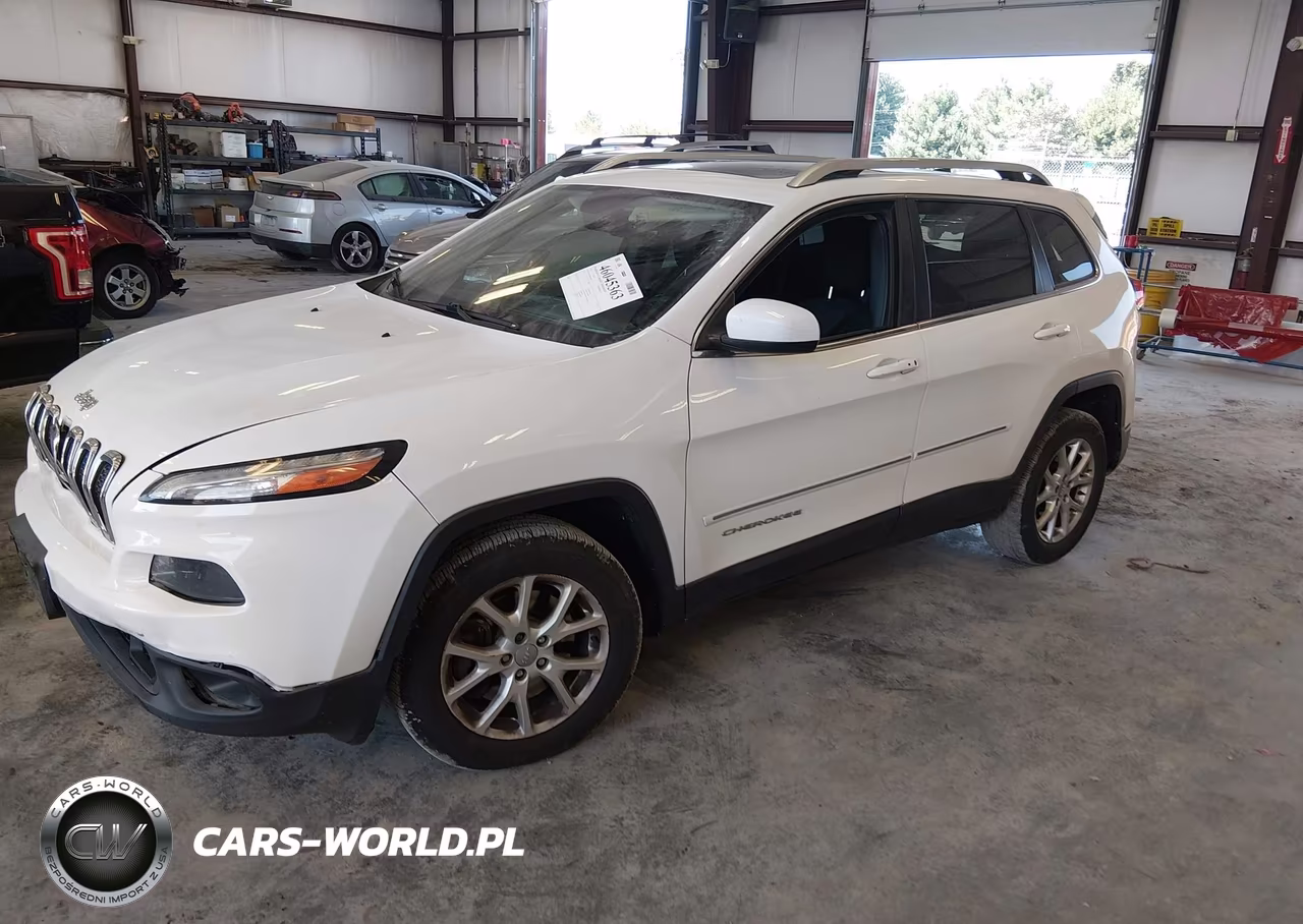 2015 Jeep Cherokee Latitude VIN:1C4PJLCS8FW566522 - 2