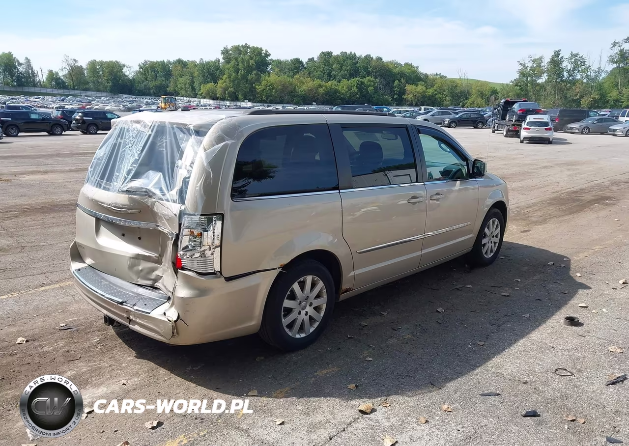 2013 Chrysler Town & Country Touring VIN:2C4RC1BGXDR588838 - 4