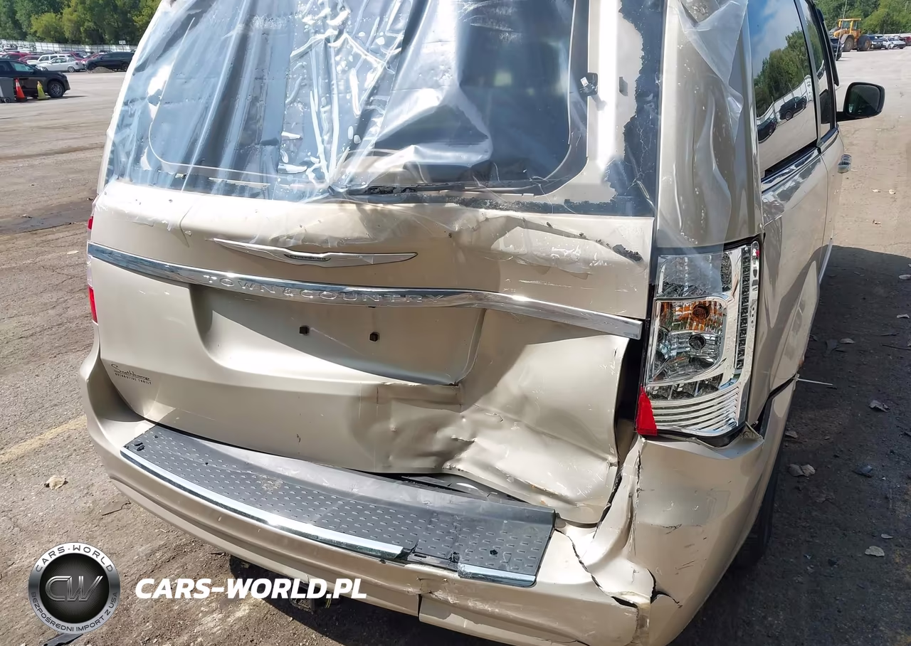 2013 Chrysler Town & Country Touring VIN:2C4RC1BGXDR588838 - 6
