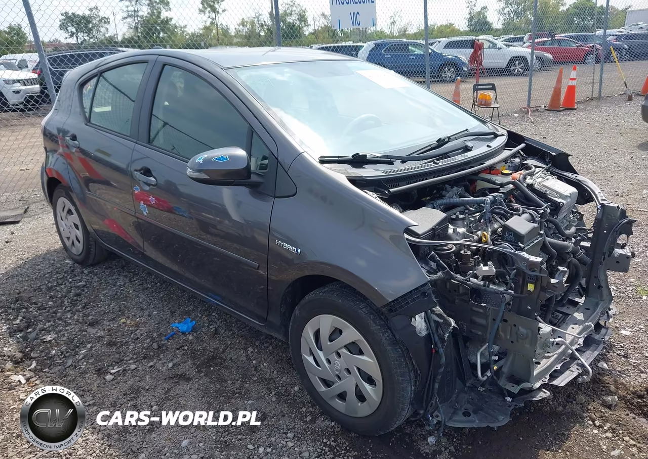 2016 Toyota Prius C Two VIN:JTDKDTB34G1139865 - 1