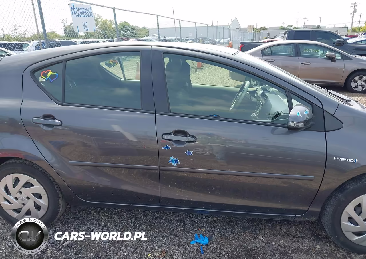 2016 Toyota Prius C Two VIN:JTDKDTB34G1139865 - 14