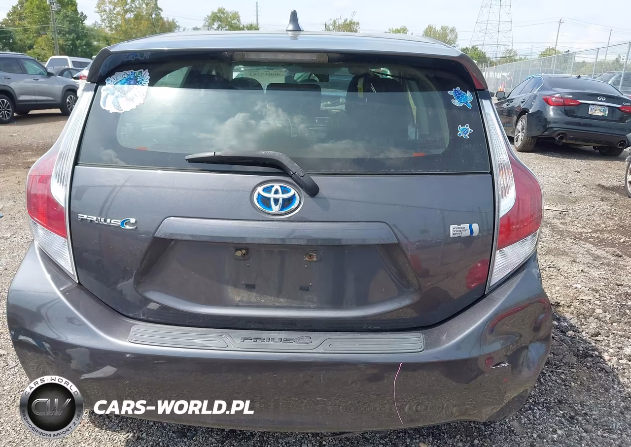 2016 Toyota Prius C Two VIN:JTDKDTB34G1139865 - 17