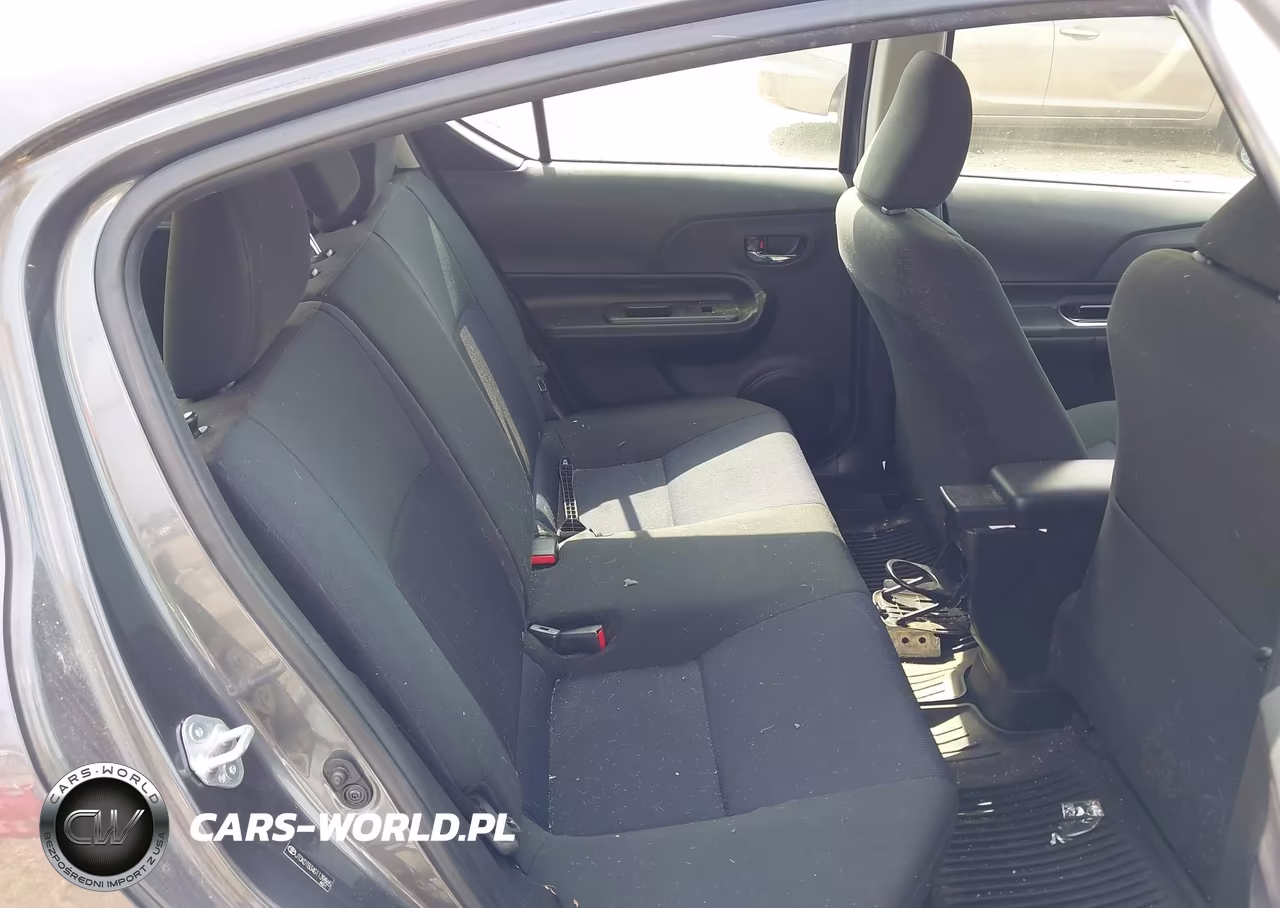 2016 Toyota Prius C Two VIN:JTDKDTB34G1139865 - 8