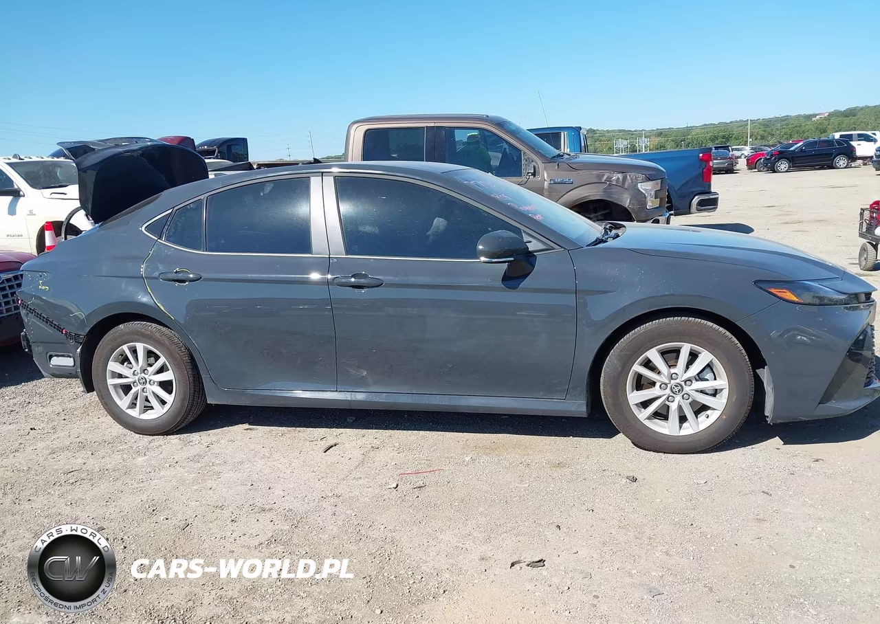 2026 Toyota Camry Le VIN:4T1DAACK6TU753932 - 14