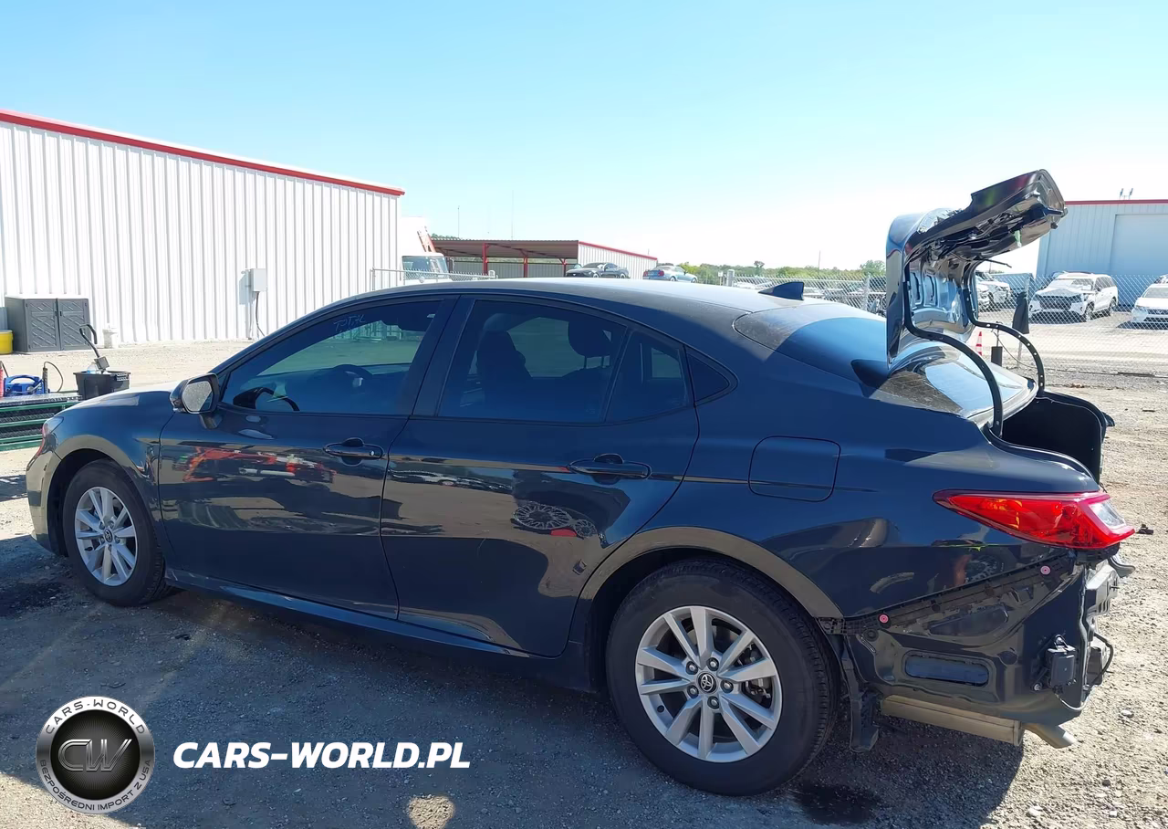 2026 Toyota Camry Le VIN:4T1DAACK6TU753932 - 15