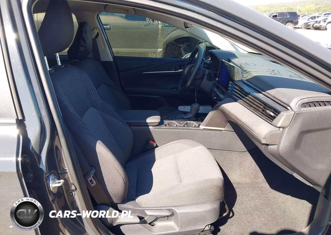 2026 Toyota Camry Le VIN:4T1DAACK6TU753932 - 5