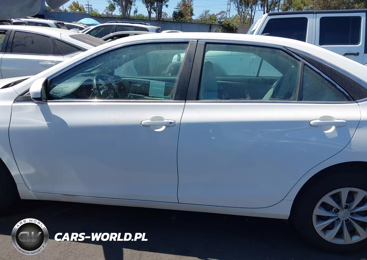 2017 Toyota Camry Le VIN:4T1BF1FK1HU368354 - 14