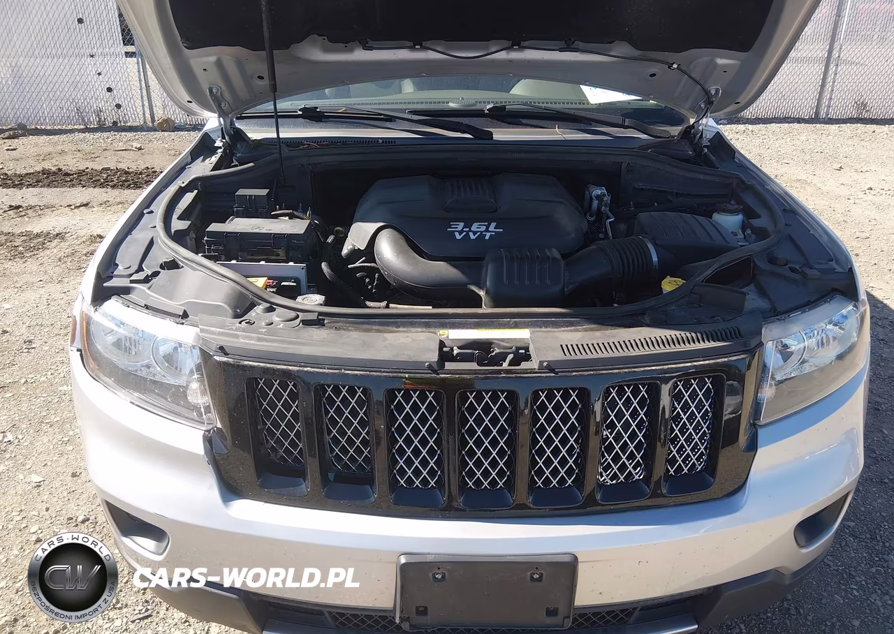 2013 Jeep Grand Cherokee Laredo Altitude VIN:1C4RJFAG1DC572802 - 10