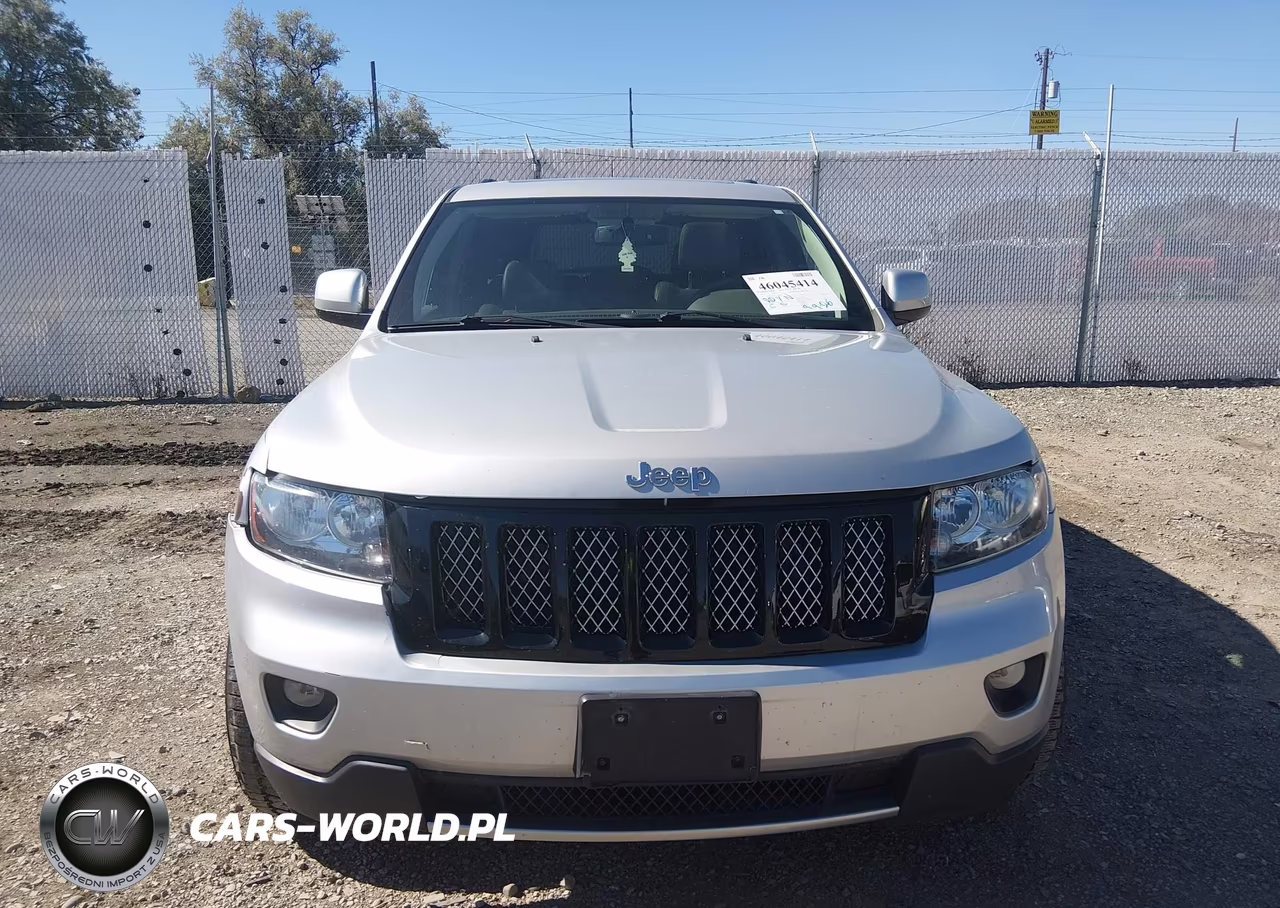 2013 Jeep Grand Cherokee Laredo Altitude VIN:1C4RJFAG1DC572802 - 12