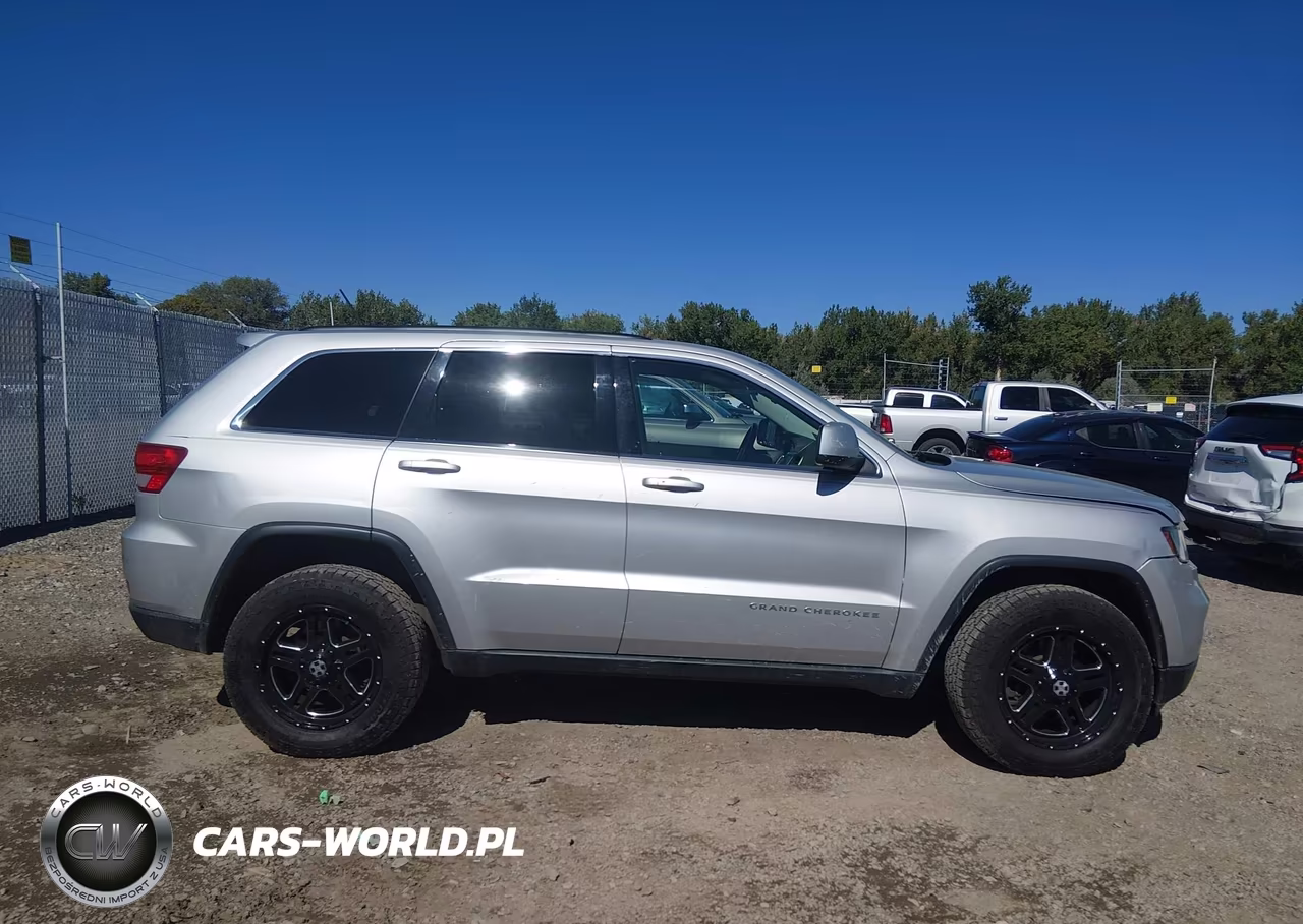 2013 Jeep Grand Cherokee Laredo Altitude VIN:1C4RJFAG1DC572802 - 13