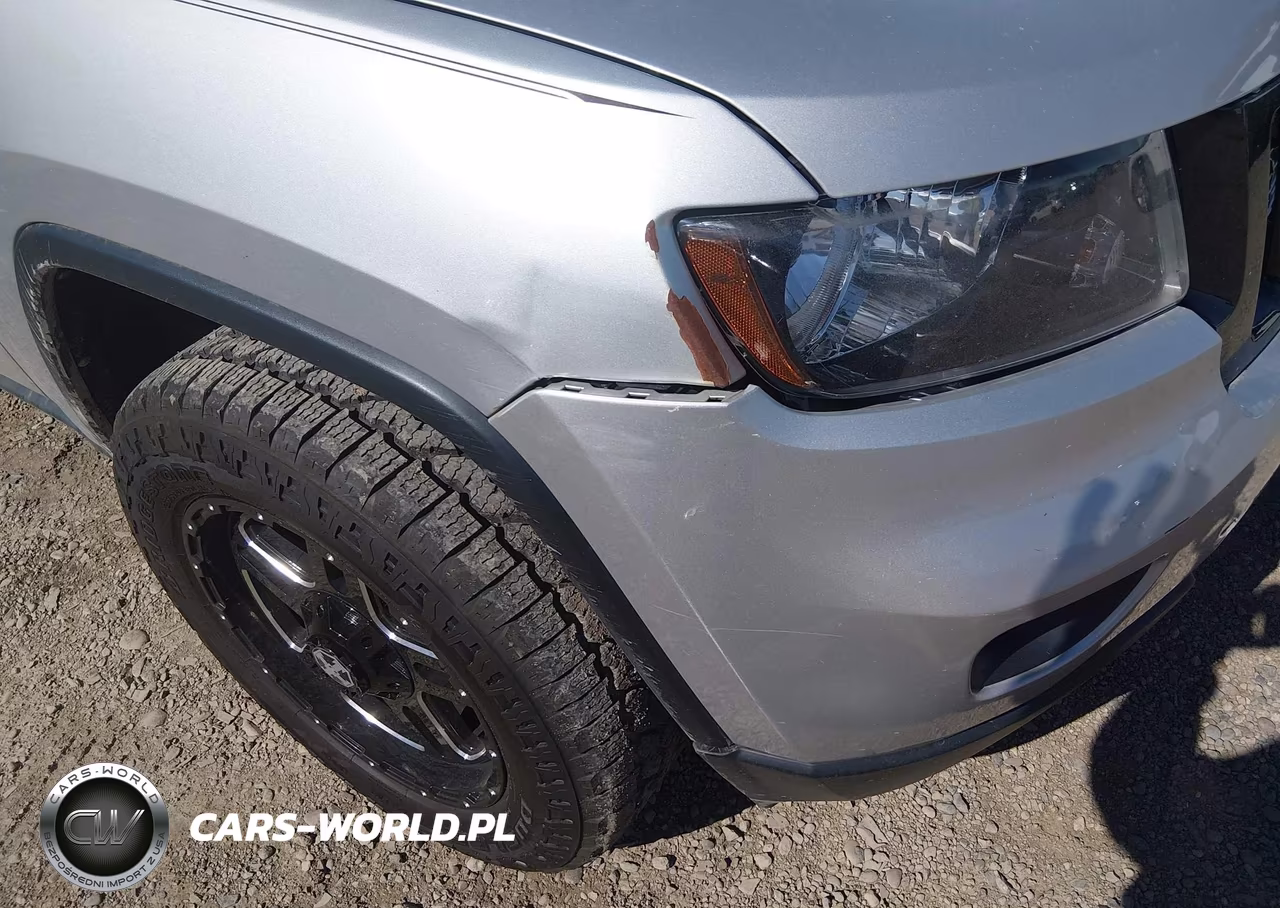 2013 Jeep Grand Cherokee Laredo Altitude VIN:1C4RJFAG1DC572802 - 6