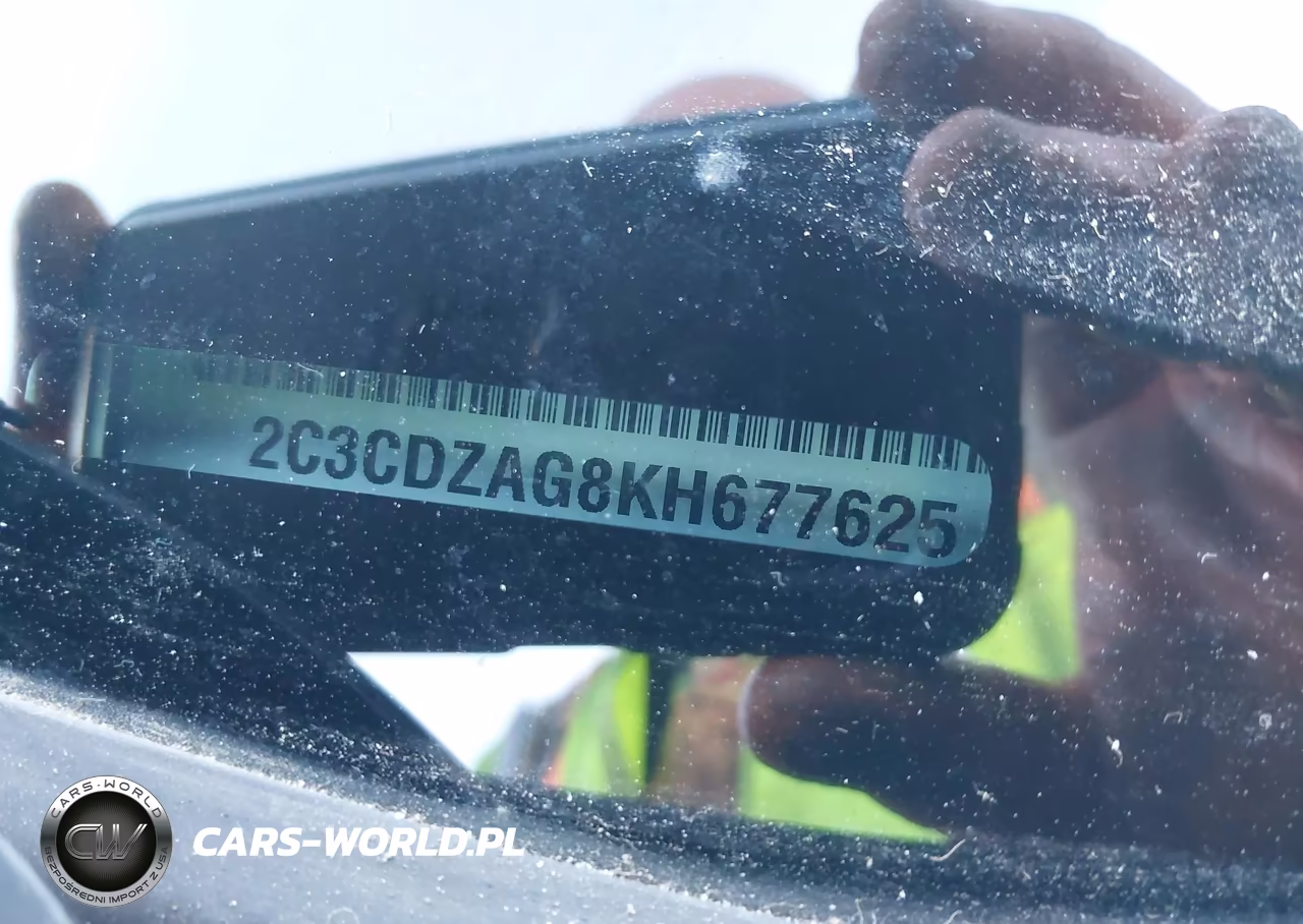 2019 Dodge Challenger Sxt VIN:2C3CDZAG8KH677625 - 18