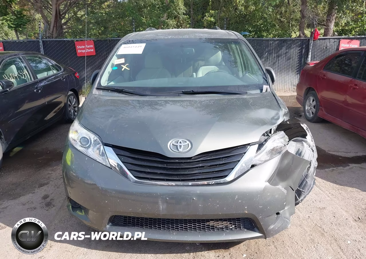 2011 Toyota Sienna Le V6 VIN:5TDKK3DC1BS008729 - 12
