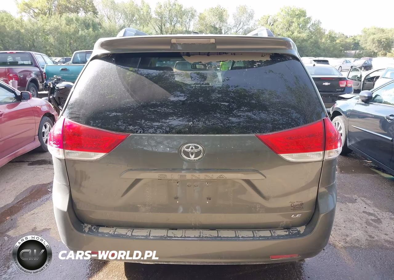 2011 Toyota Sienna Le V6 VIN:5TDKK3DC1BS008729 - 16