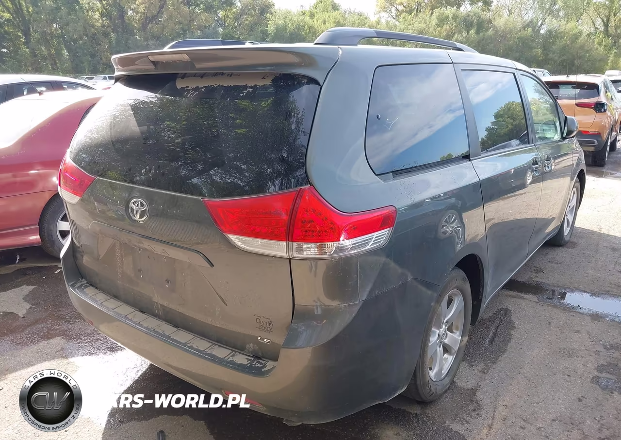 2011 Toyota Sienna Le V6 VIN:5TDKK3DC1BS008729 - 4