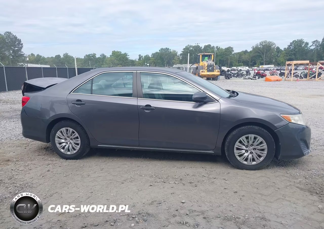 2014 Toyota Camry Le VIN:4T1BF1FK4EU368232 - 13