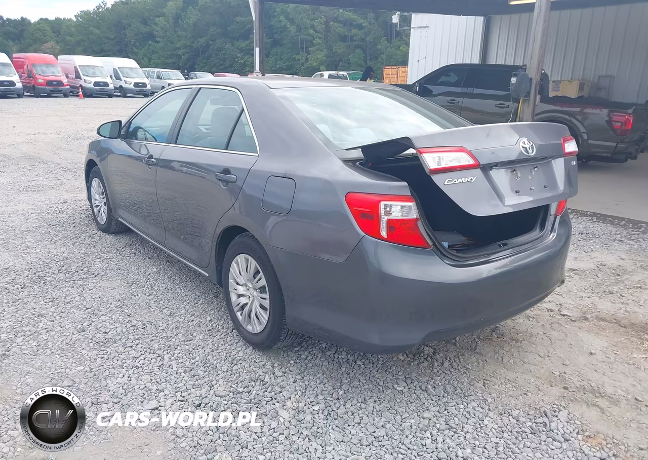 2014 Toyota Camry Le VIN:4T1BF1FK4EU368232 - 3