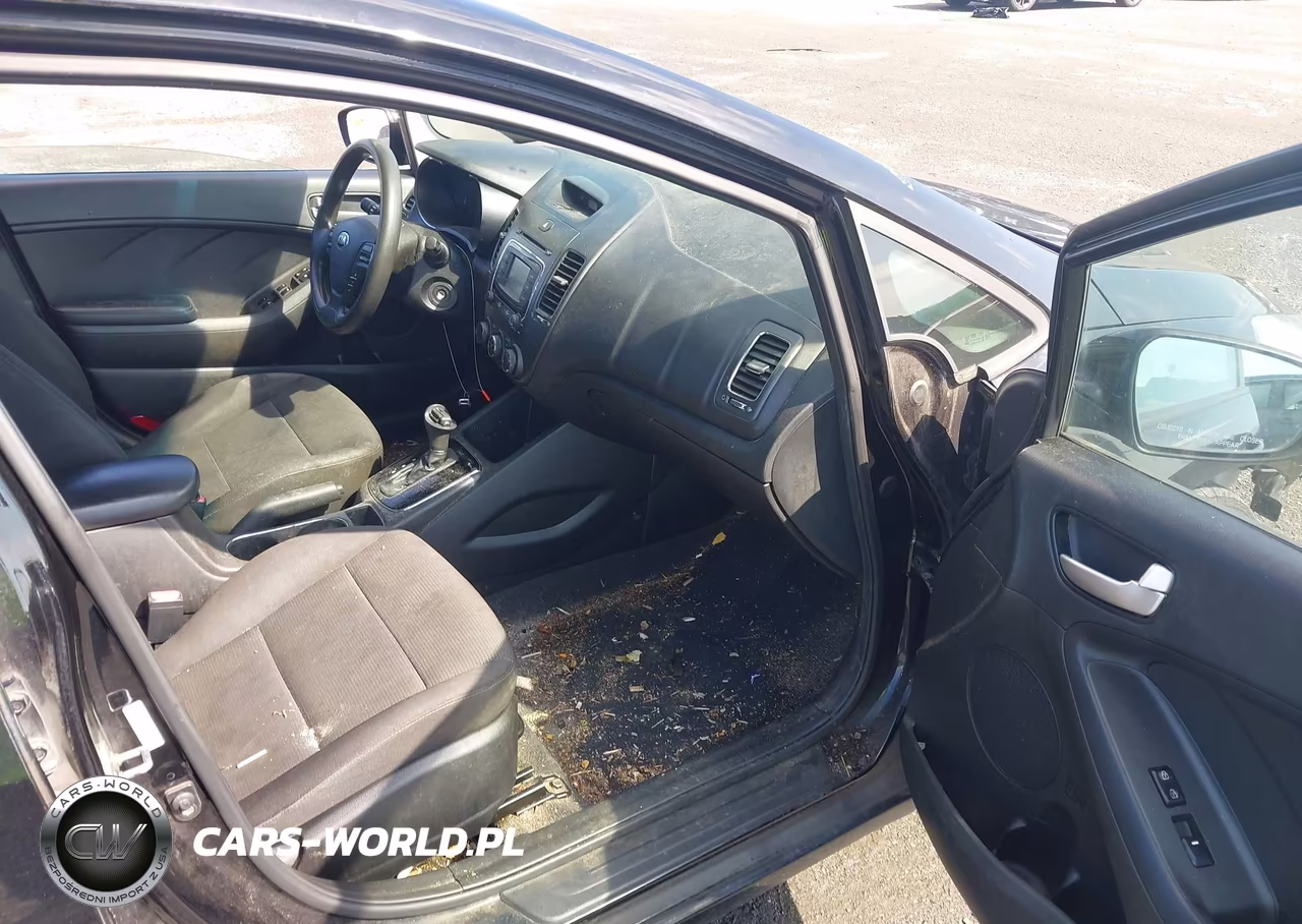 2018 Kia Forte Lx VIN:3KPFK4A70JE271611 - 5