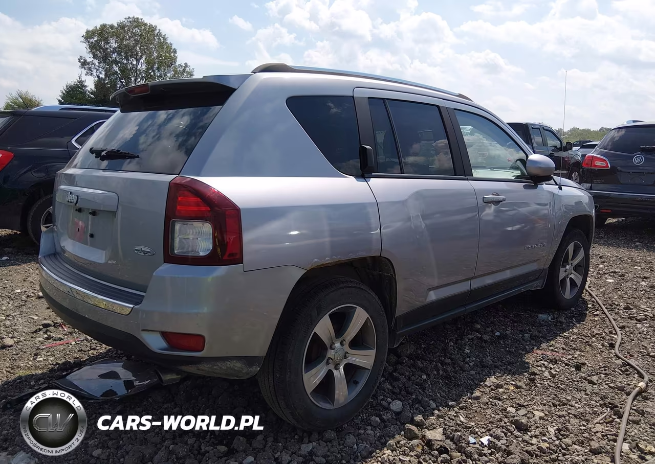 2016 Jeep Compass High Altitude Edition VIN:1C4NJCEA9GD806590 - 4