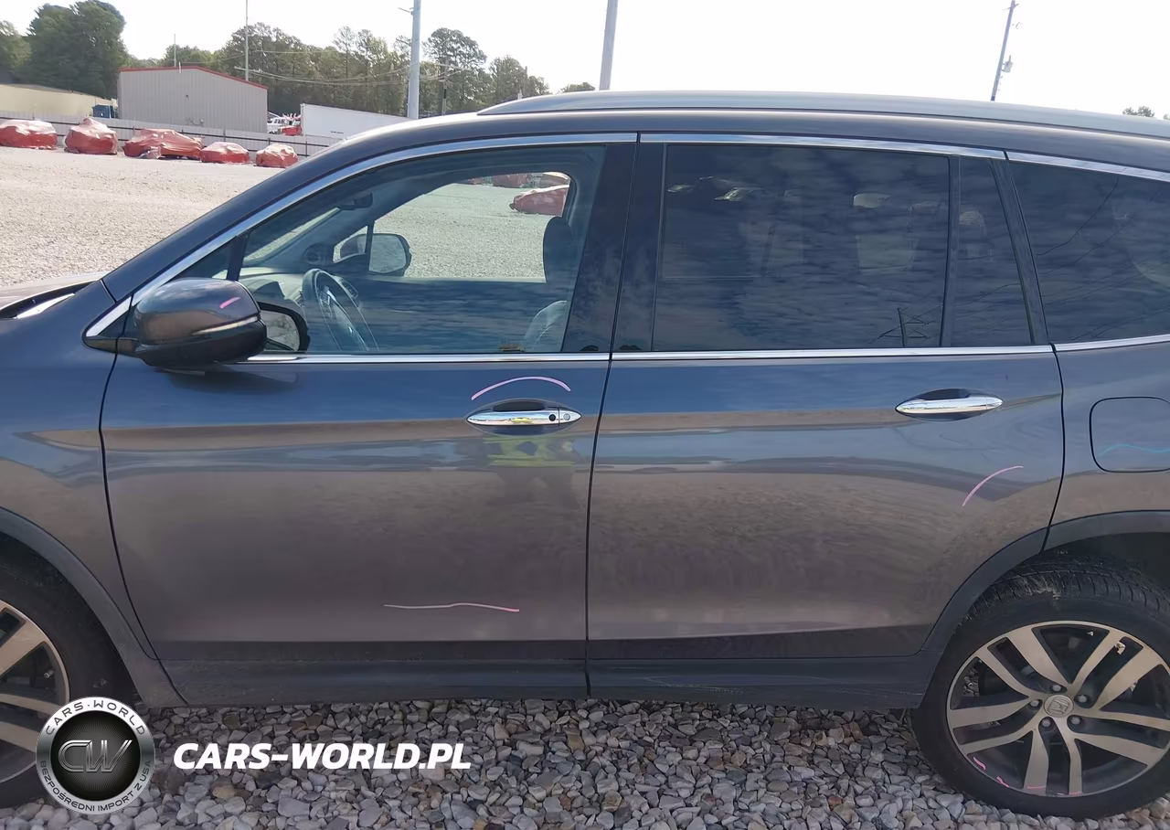 2016 Honda Pilot Touring VIN:5FNYF5H93GB017954 - 13