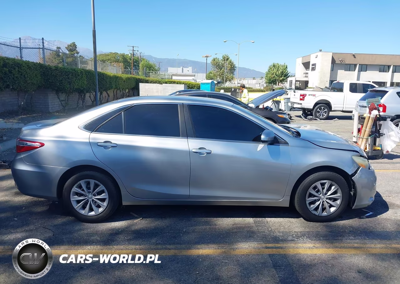 2016 Toyota Camry Le VIN:4T1BF1FK0GU512362 - 14