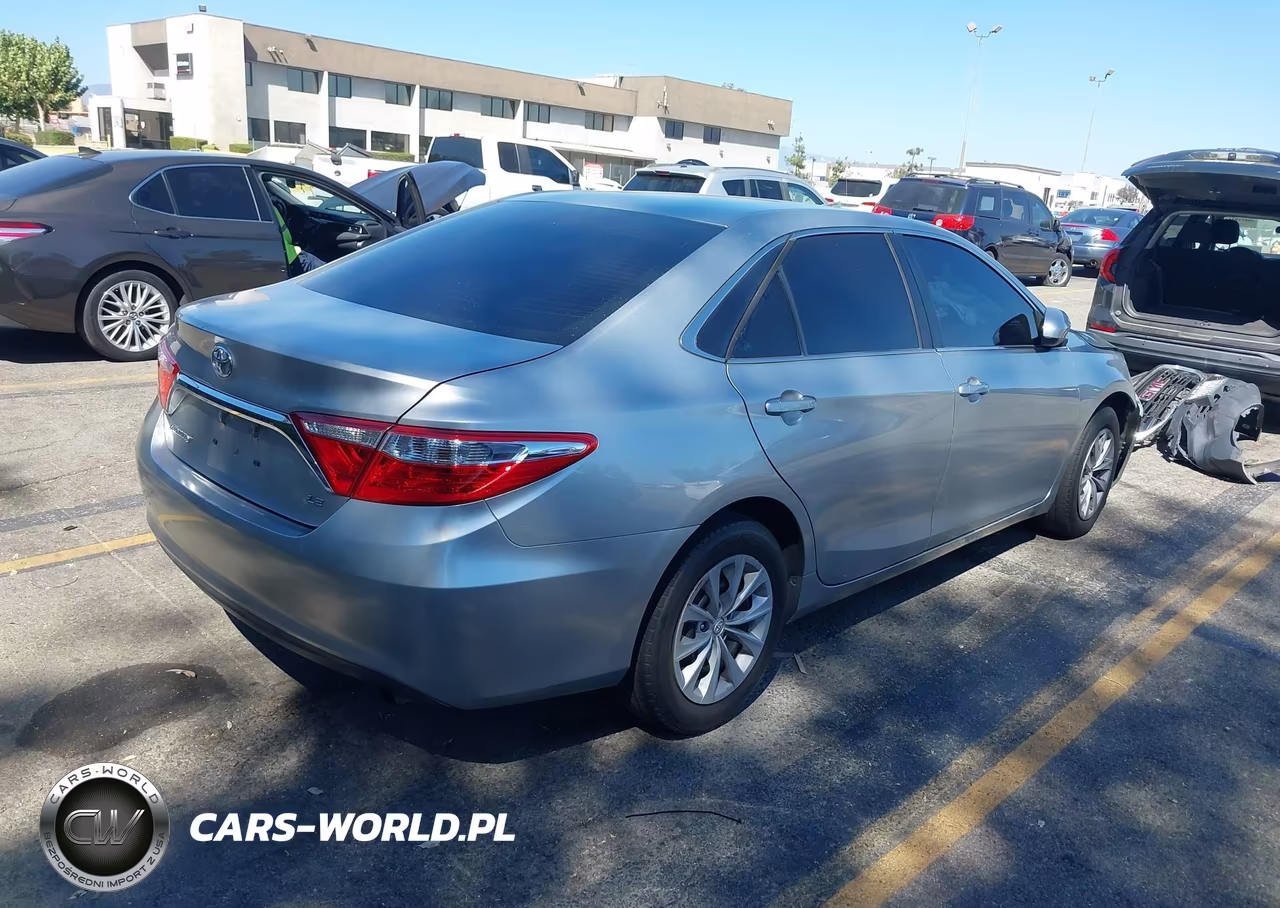 2016 Toyota Camry Le VIN:4T1BF1FK0GU512362 - 4