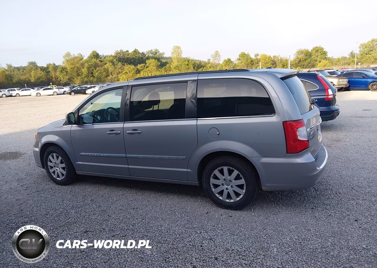 2016 Chrysler Town & Country Touring VIN:2C4RC1BG5GR288273 - 14
