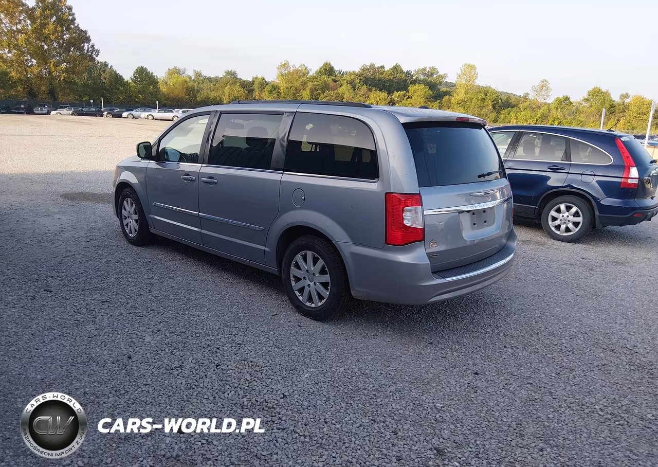 2016 Chrysler Town & Country Touring VIN:2C4RC1BG5GR288273 - 3