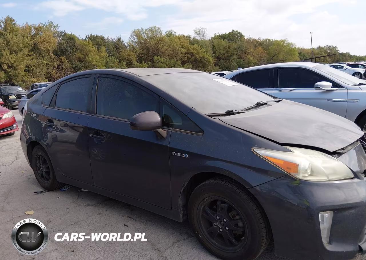 2013 Toyota Prius Two VIN:JTDKN3DU7D5697927 - 13
