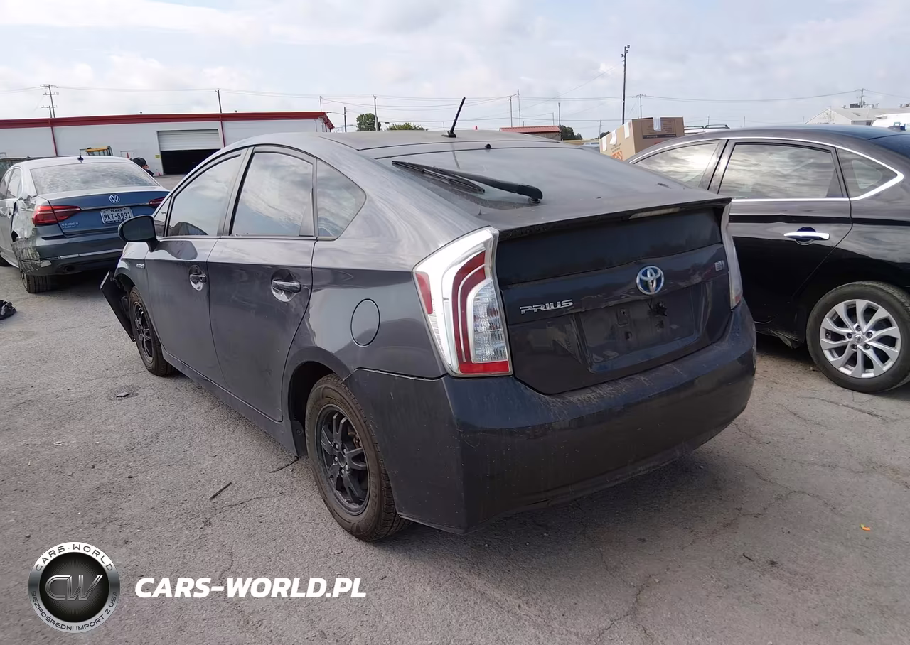 2013 Toyota Prius Two VIN:JTDKN3DU7D5697927 - 3