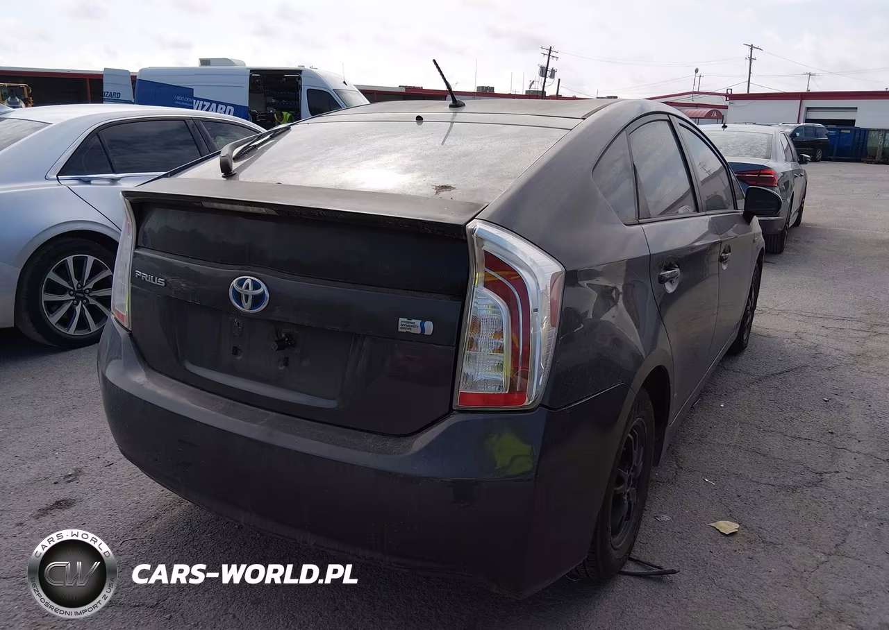2013 Toyota Prius Two VIN:JTDKN3DU7D5697927 - 4