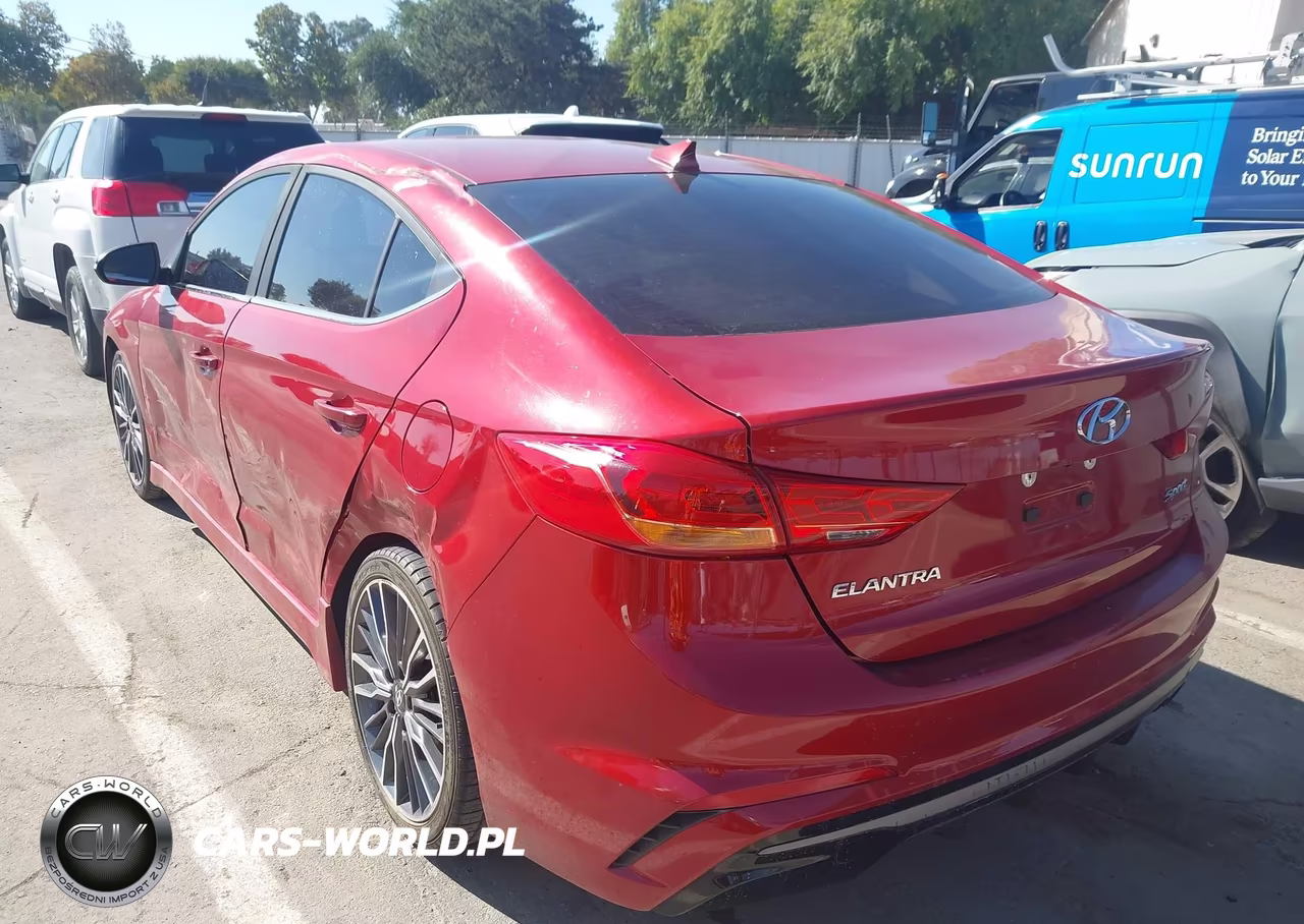 2018 Hyundai Elantra Sport VIN:KMHD04LB2JU523726 - 3