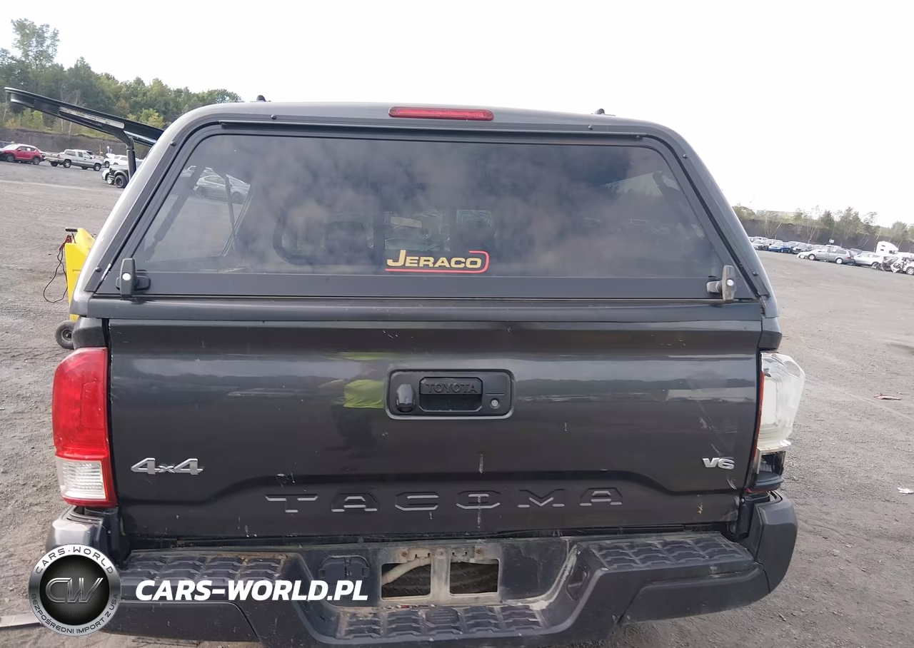 2017 Toyota Tacoma Sr V6 VIN:3TMCZ5AN2HM090335 - 16