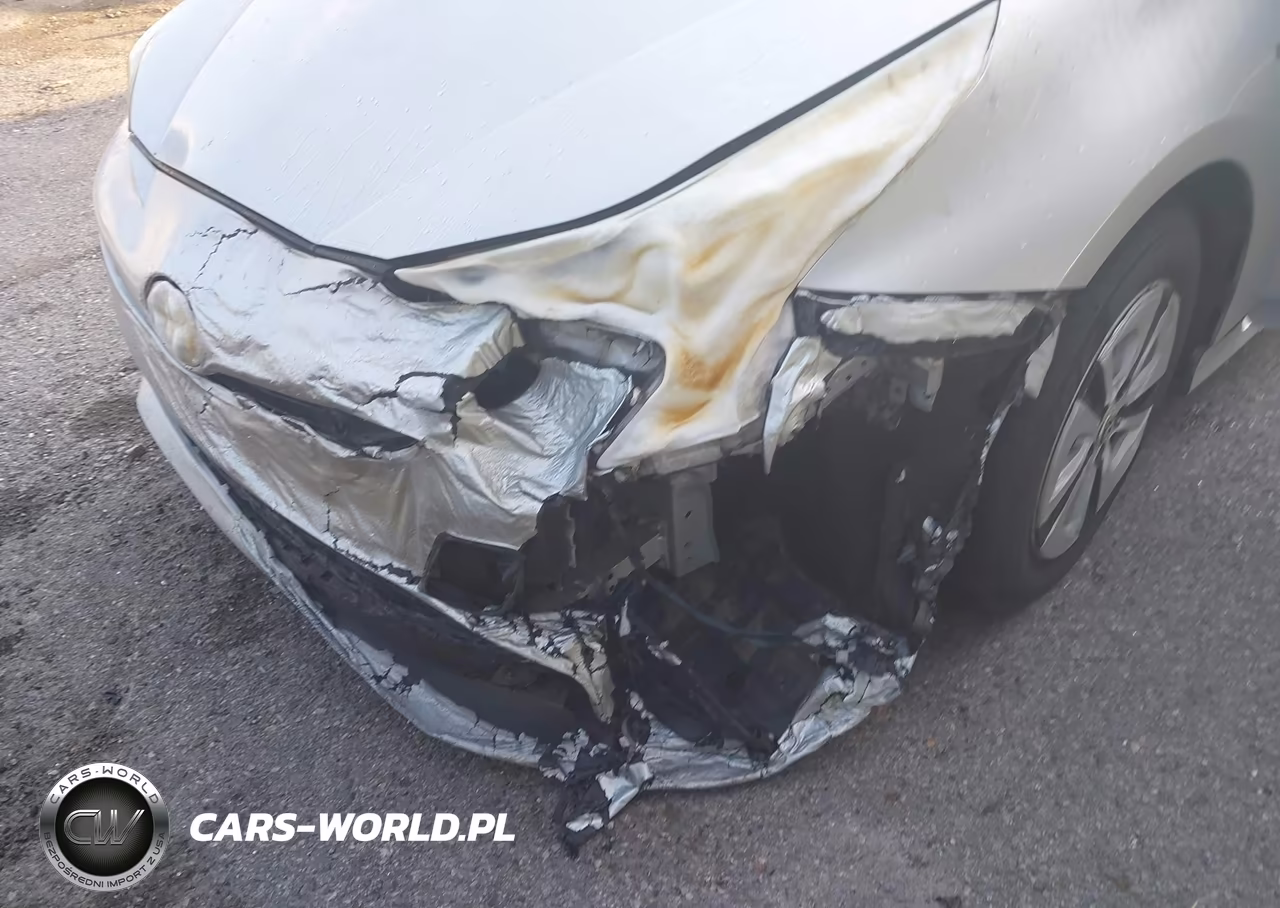 2017 Toyota Prius Two VIN:JTDKBRFU8H3565673 - 6