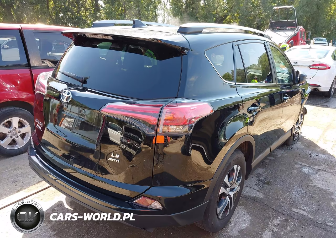 2018 Toyota Rav4 Le VIN:2T3BFREV3JW762770 - 4