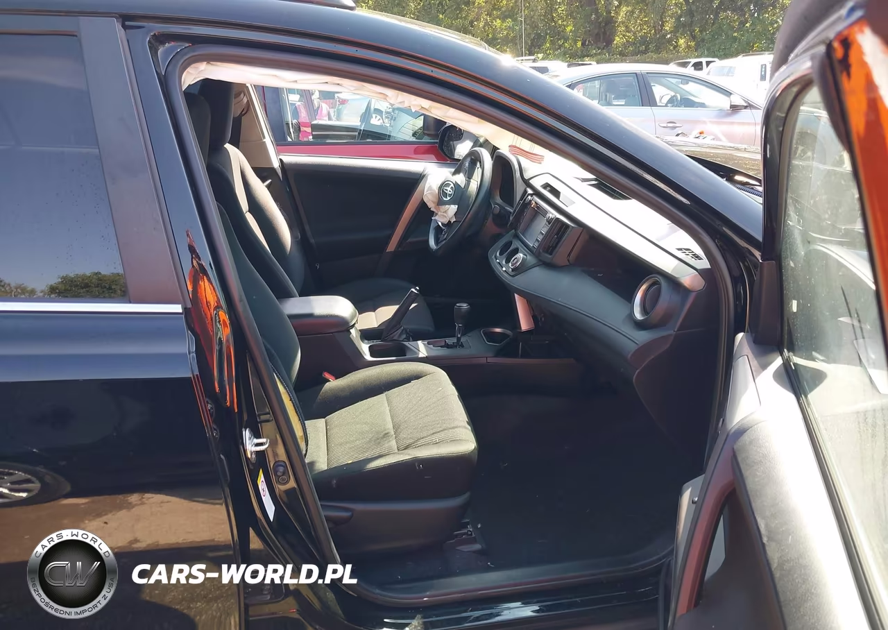 2018 Toyota Rav4 Le VIN:2T3BFREV3JW762770 - 5