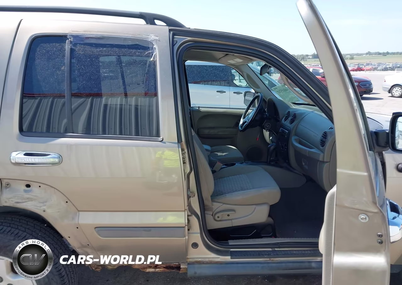 2007 Jeep Liberty Sport VIN:1J4GL48KX7W701682 - 5