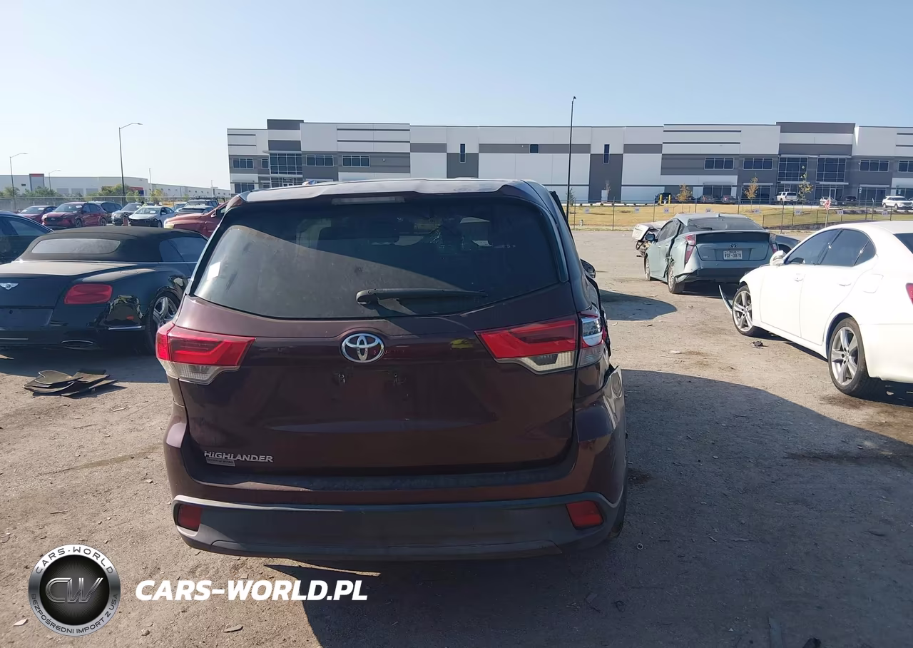 2019 Toyota Highlander Le VIN:5TDZARFH0KS058857 - 13