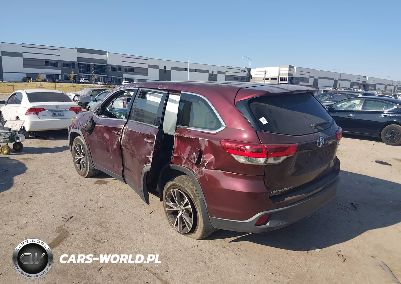 2019 Toyota Highlander Le VIN:5TDZARFH0KS058857 - 3