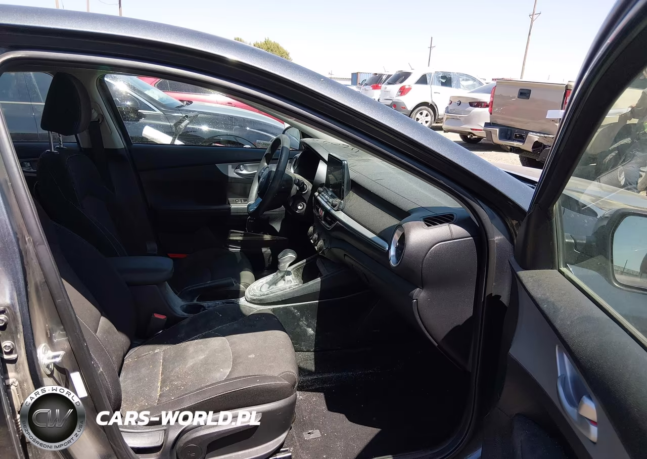 2024 Kia Forte Lxs VIN:3KPF24AD5RE740497 - 5
